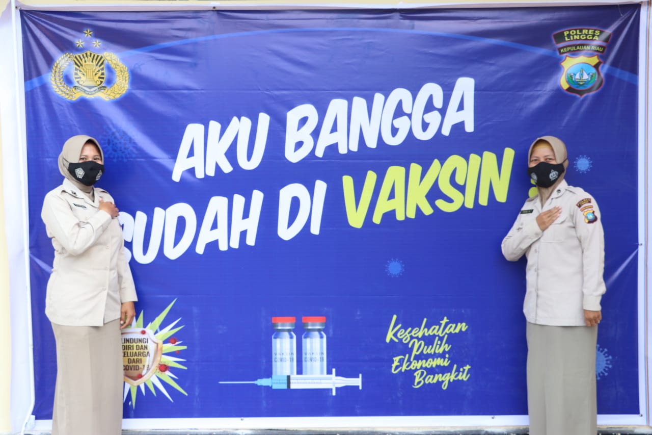 Seluruh Polisi dan PNS Polri Polres Lingga Disuntik Vaksin Dosis Pertama