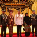 penyerahan penghargaan dari Sultan Brunei Darusalam 2