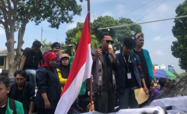 PPN Naik Jadi 12%: Rakyat Kecil Terhimpit, Siapa yang Diuntungkan?